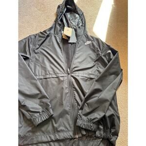 NWT Nike Women's Nike Essential‎ Repel Woven Jacket Black Size S